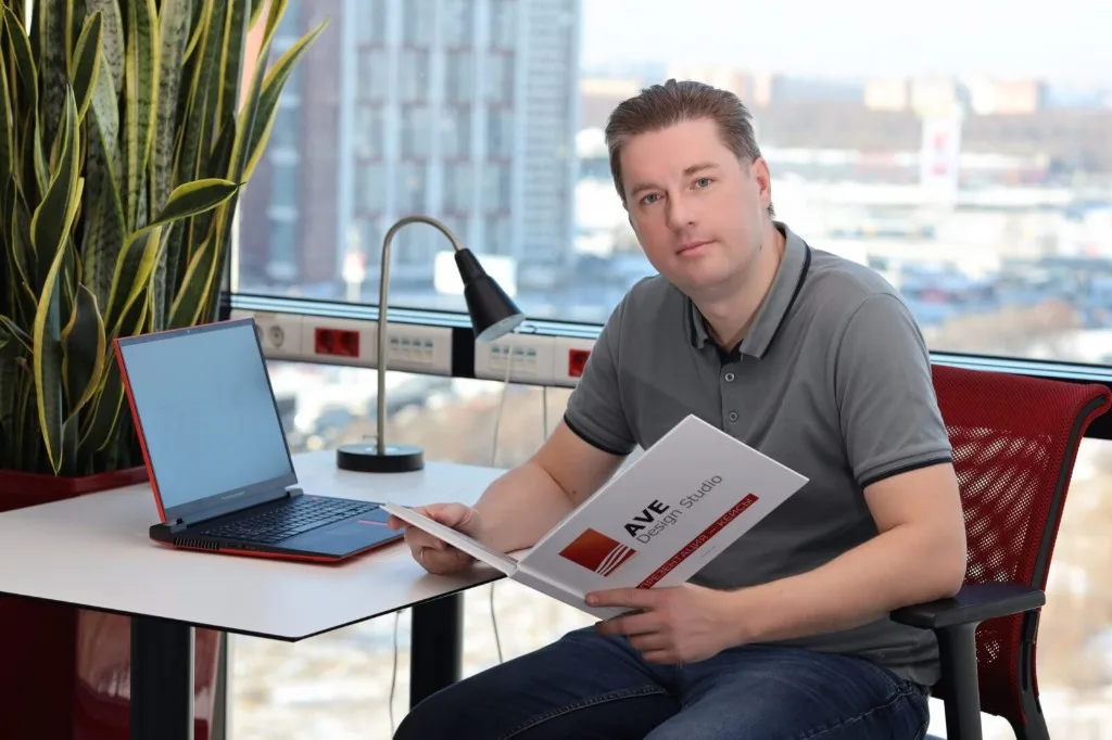 Александр Евстигнеев, основатель AVE Design Studio, в офисе студии