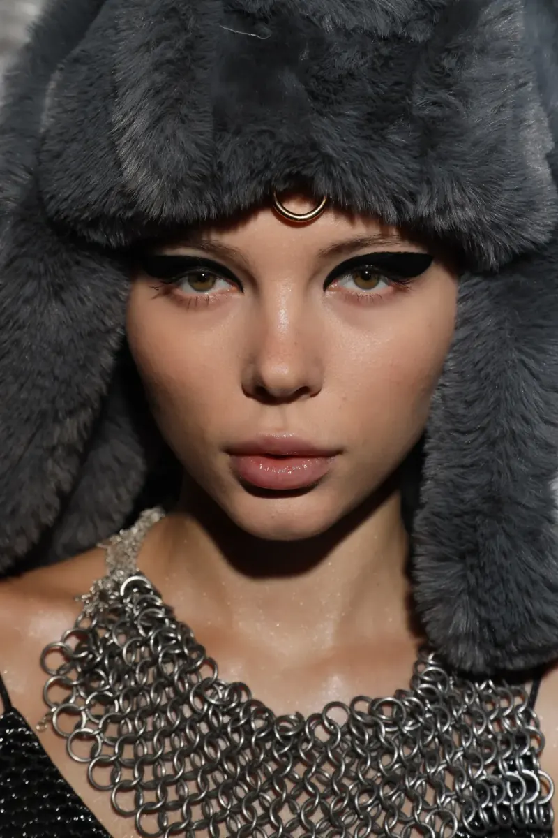 Fashion-портрет в меховой шапке