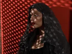 Неон, дым и цветной свет